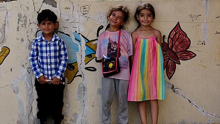 Binnenvertriebene in einer Schule nahe Beirut: Für die Kinder ist der plötzliche Verlust der Heimat schmerzhaft. Binnenvertriebene in einer Schule nahe Beirut: Für die Kinder ist der plötzliche Verlust der Heimat schmerzhaft.