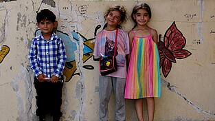 Binnenvertriebene in einer Schule nahe Beirut: Für die Kinder ist der plötzliche Verlust der Heimat schmerzhaft. Binnenvertriebene in einer Schule nahe Beirut: Für die Kinder ist der plötzliche Verlust der Heimat schmerzhaft.