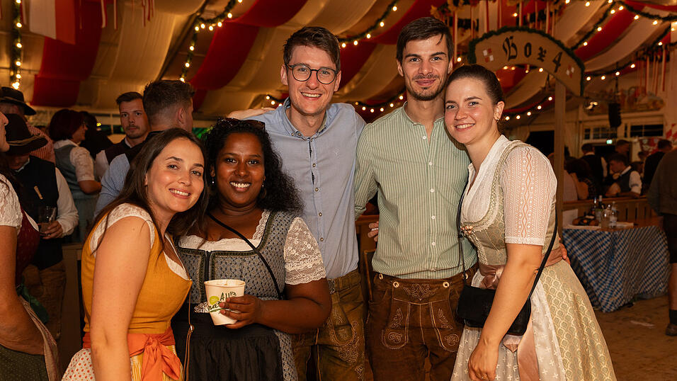 Die Partybilder vom Freitag, 11. August 2023, aus dem Festzelt Greindl. Die Partybilder vom Freitag, 11. August 2023, aus dem Festzelt Greindl.