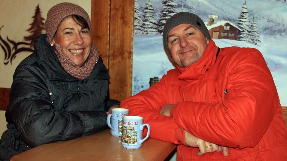 Am Donnerstagabend ist der Landshuter Christkindlmarkt eröffnet worden. Am Donnerstagabend ist der Landshuter Christkindlmarkt eröffnet worden.