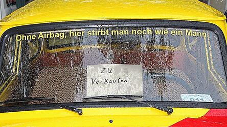 Der Schriftzug auf der Windschutzscheibe spricht Bände.