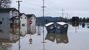 Starkregen setzt Landstriche im US-Bundesstaat Washington unter Wasser. Starkregen setzt Landstriche im US-Bundesstaat Washington unter Wasser.