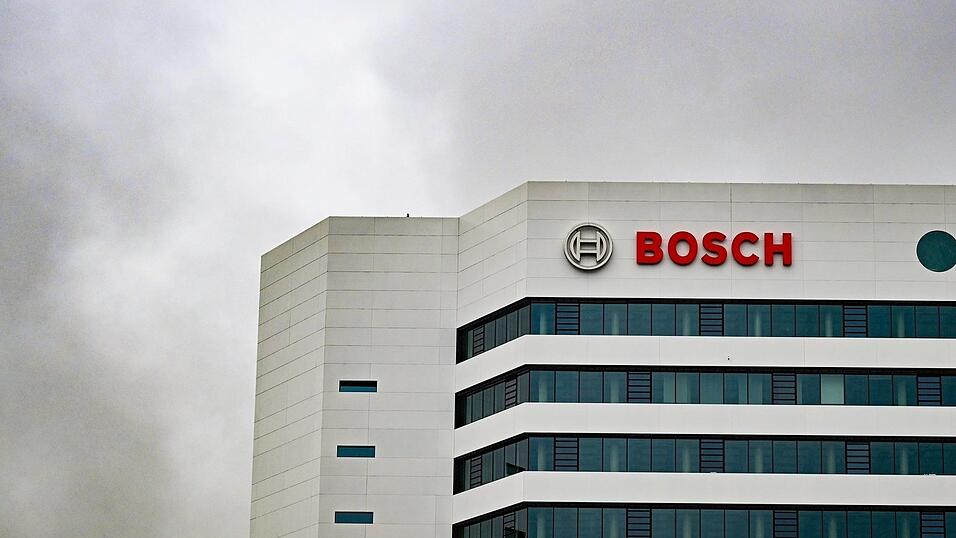 Autozulieferer Bosch will weitere Stellen abbauen. (Archivbild)