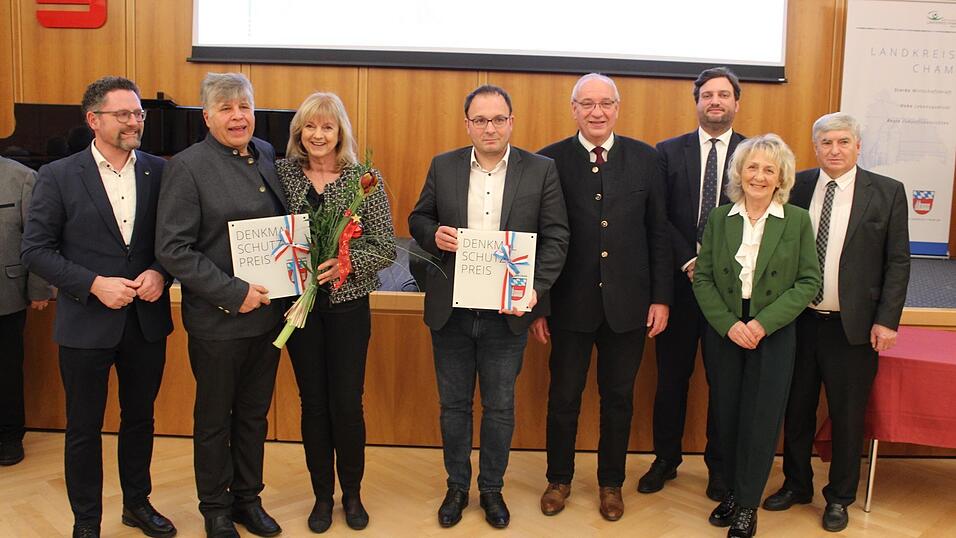 Die Tr&auml;ger des Denkmalschutzpreises.