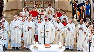 Hauptzelebrant Bischof Rudolf Voderholzer zelebriert den Festgottesdienst zum Doppeljubiläum. Hauptzelebrant Bischof Rudolf Voderholzer zelebriert den Festgottesdienst zum Doppeljubiläum.