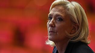Die Ergebnisse der Teilwahl des Senats stärken Marine Le Pen den Rücken (Archivbild). Die Ergebnisse der Teilwahl des Senats stärken Marine Le Pen den Rücken (Archivbild).