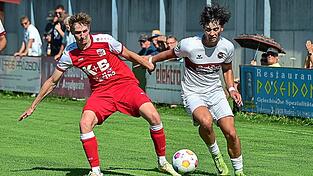 Rodings Kapitän Alexander Fuchs bereitete den Ehrentreffer beim 1:5 beim 1. FC Passau vor, den Yusuf Babat erzielte.