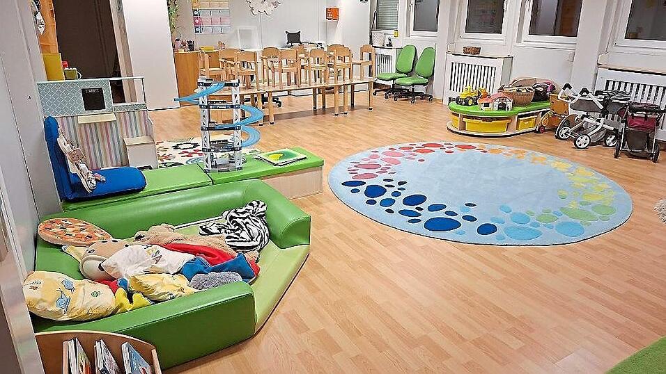 Kostenlos vom Landkreis zur Verfügung gestellt ist ein liebevoll eingerichteter Kita-Container entstanden. . Kostenlos vom Landkreis zur Verfügung gestellt ist ein liebevoll eingerichteter Kita-Container entstanden. .