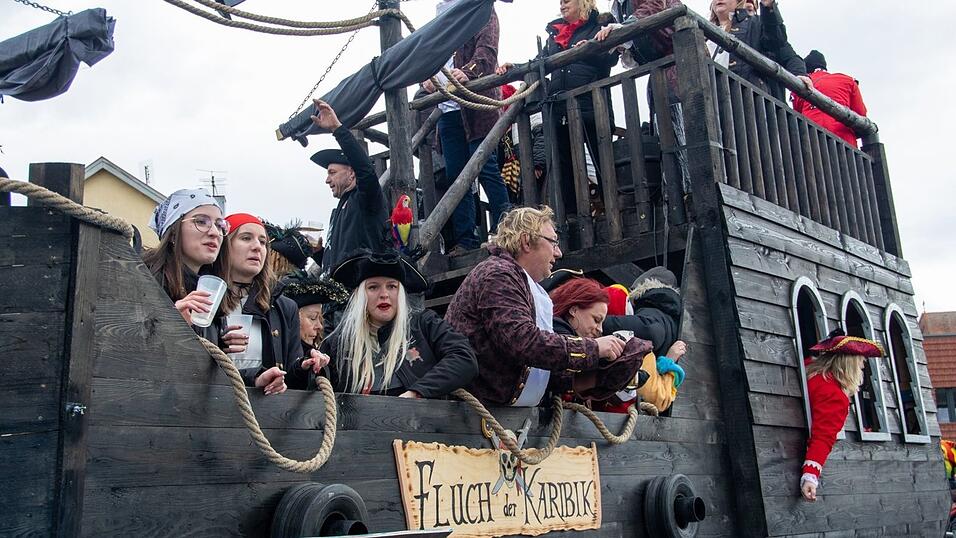 Ausgelassene Stimmung herrschte beim Faschingsumzug in Hofkirchen.