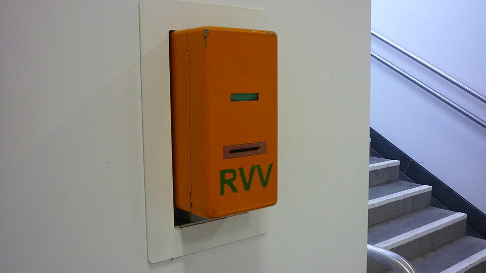 Seit dem Jahr 2019 gibt es auf bestimmten Strecken eine Kooperation mit dem RVV - und an den Bahnhöfen der Agilis-Strecke daher dessen Stempelautomaten.