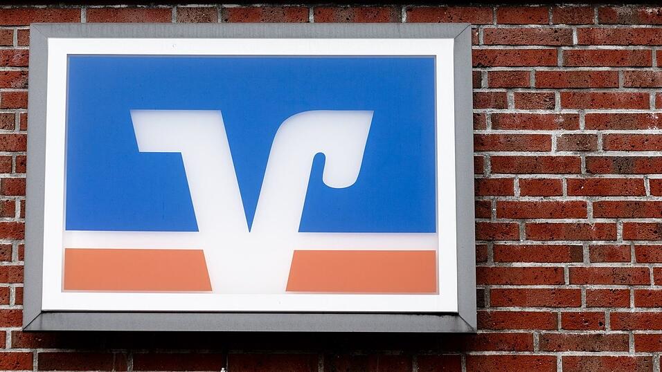 Die genossenschaftlichen Volks- und Raiffeisenbanken werden von ihrem Verband enger kontrolliert. Die genossenschaftlichen Volks- und Raiffeisenbanken werden von ihrem Verband enger kontrolliert.
