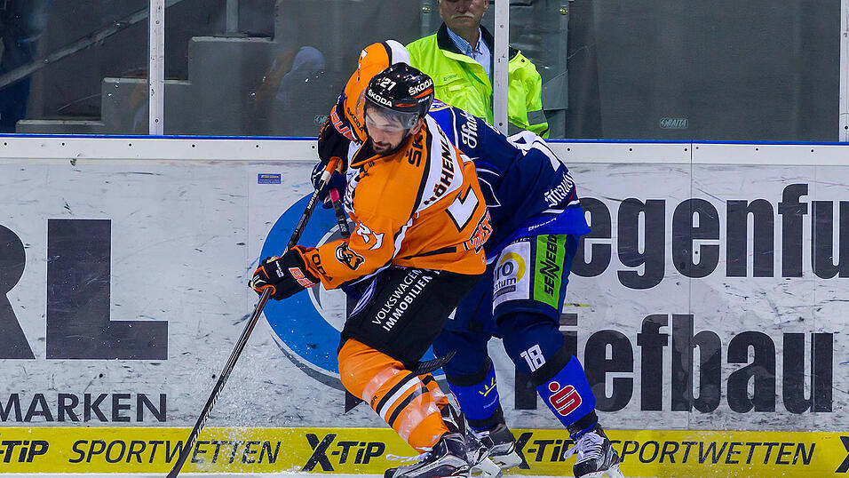 Die Tigers verlieren gegen Wolfsburg mit 2:4. Die Tigers verlieren gegen Wolfsburg mit 2:4.