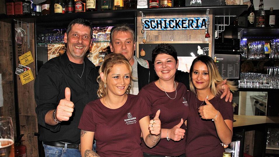 Musik überall: Bei der CHAMpions-Night war einiges geboten in der Chamer Innenstadt. Musik überall: Bei der CHAMpions-Night war einiges geboten in der Chamer Innenstadt.