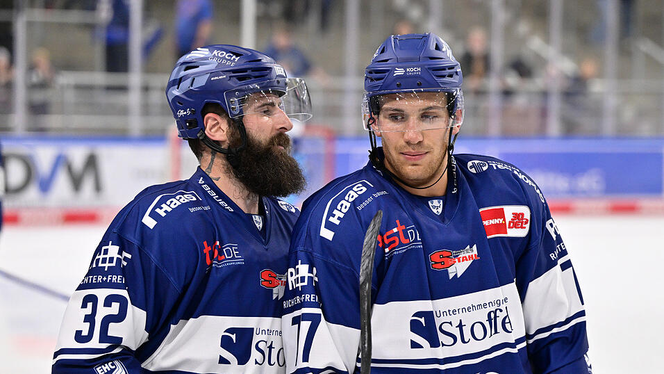 Einstimmung auf die neue Eishockey-Saison: Die Straubing Tigers beim Training.