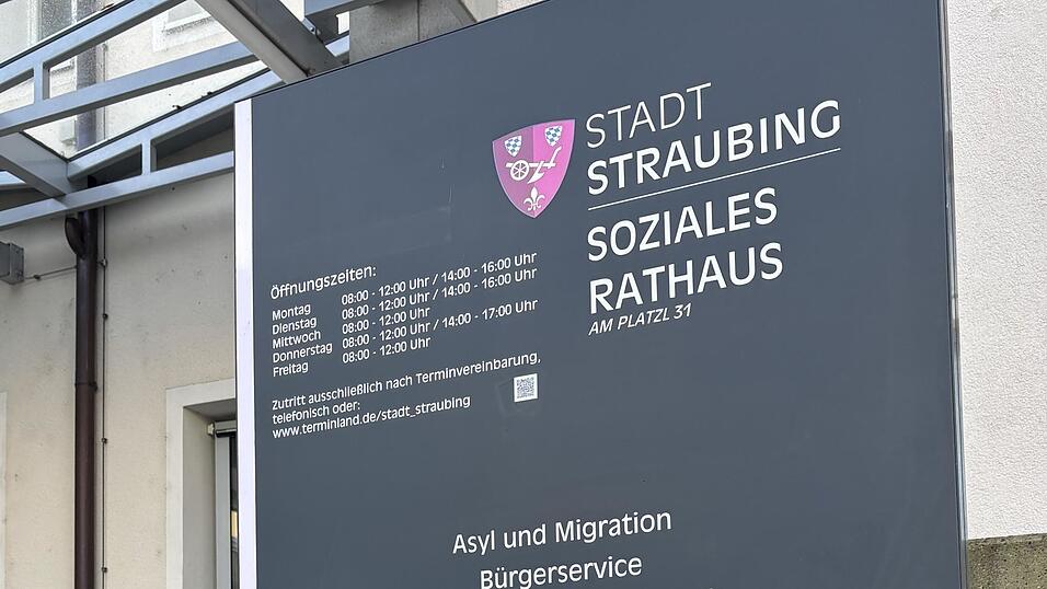 Das Amt für Asyl und Migration der Stadt befindet sich im Sozialen Rathaus am Platzl. 11.665 Menschen ohne deutschen Pass sind hier registriert. Das Amt für Asyl und Migration der Stadt befindet sich im Sozialen Rathaus am Platzl. 11.665 Menschen ohne deutschen Pass sind hier registriert.