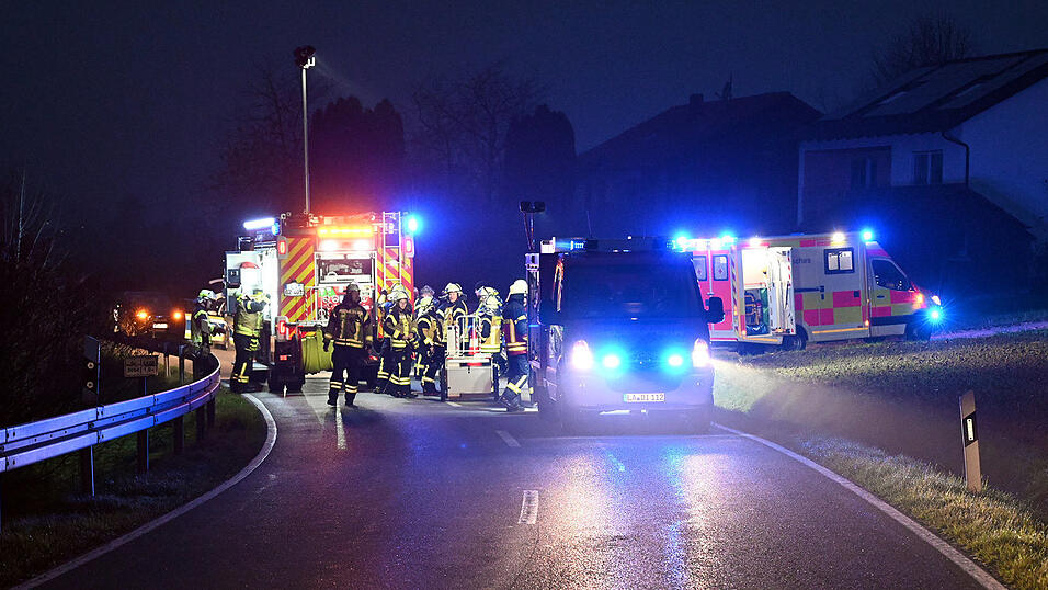 Das Auto des Unfallfahrers wurde schwer beschädigt.