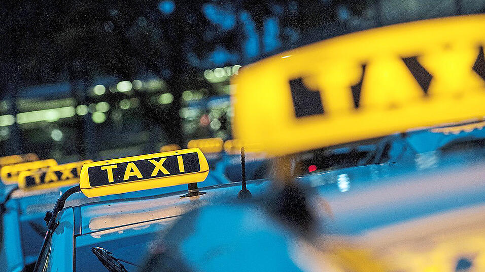 Rechtzeitig vor dem G&auml;ubodenvolksfest wollen die Taxiunternehmen wieder ihre Tarife erh&ouml;hen.