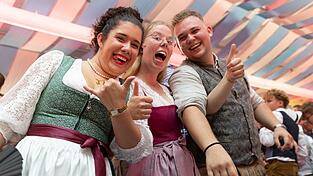 Die Partybilder vom Freitag, 7. August, aus dem Festzelt Wenisch. Die Partybilder vom Freitag, 7. August, aus dem Festzelt Wenisch.