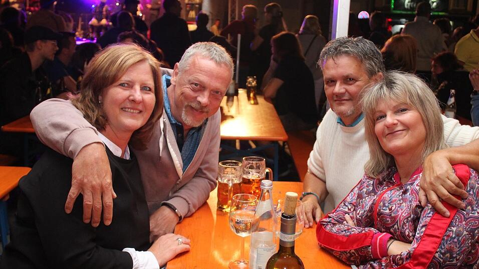 Viele Landshuter genossen ihren Freitagabend auf dem Bismarckplatzfest.