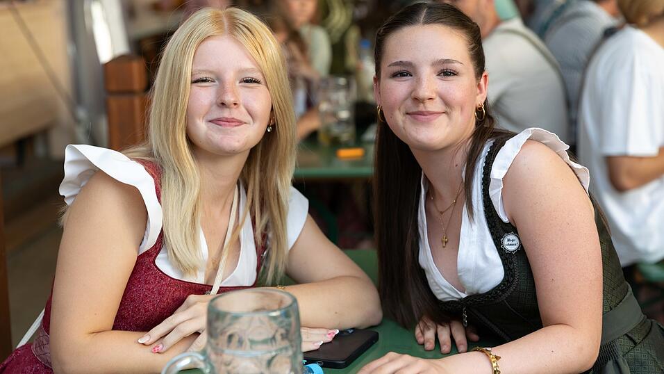 Die Partybilder vom Montag, 10. August, aus dem Festzelt Reisinger. Die Partybilder vom Montag, 10. August, aus dem Festzelt Reisinger.