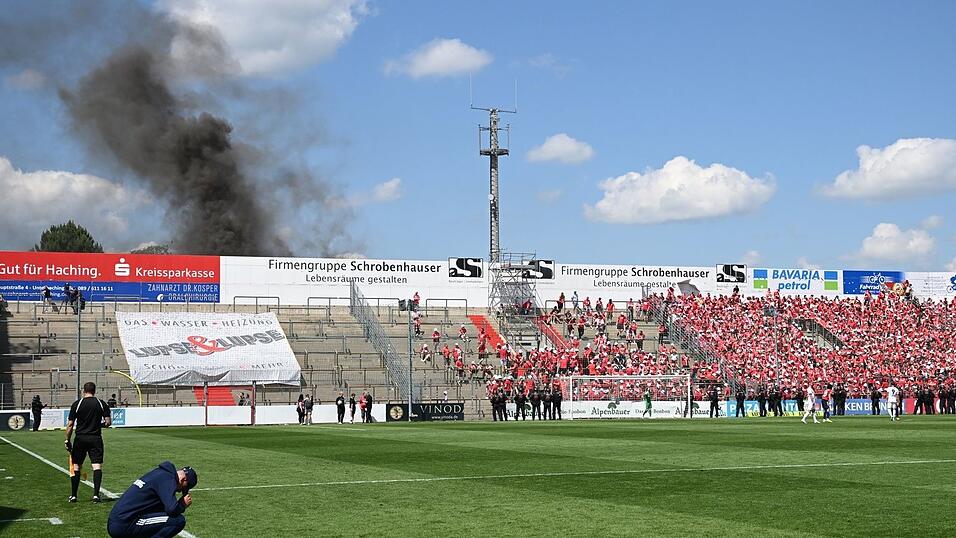 Wird der Sportpark Unterhaching die neue Heimat der Bayern-Fußballerinnen? (Archivbild) Wird der Sportpark Unterhaching die neue Heimat der Bayern-Fußballerinnen? (Archivbild)