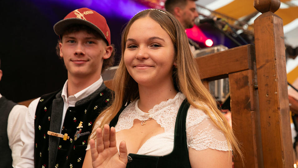 Das sind die Partybilder vom Dienstag, 12. August, aus dem Festzelt Nothaft. Das sind die Partybilder vom Dienstag, 12. August, aus dem Festzelt Nothaft.