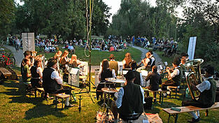 Der neu gestaltete Balkspitz ist eines der Beispiele für neu entwickeltes innerstädtisches Leben - hier bei einem Konzert. Der neu gestaltete Balkspitz ist eines der Beispiele für neu entwickeltes innerstädtisches Leben - hier bei einem Konzert.