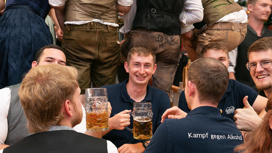 Die Partybilder vom Freitag, 15. August, aus dem Festzelt Nothaft. Die Partybilder vom Freitag, 15. August, aus dem Festzelt Nothaft.