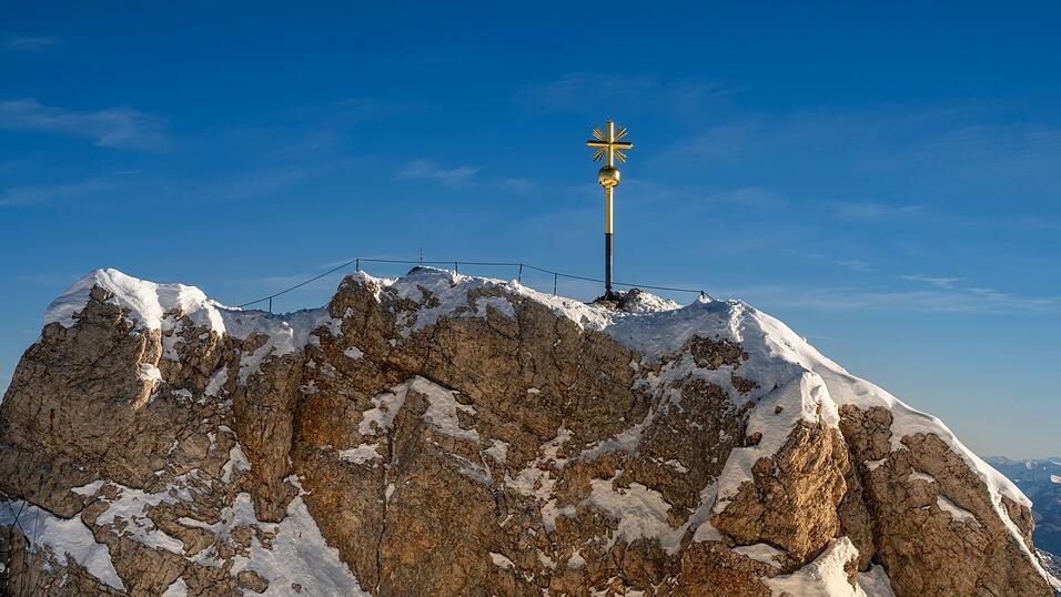 Der Junge will die Zugspitze sehen. (Archivbild) Der Junge will die Zugspitze sehen. (Archivbild)