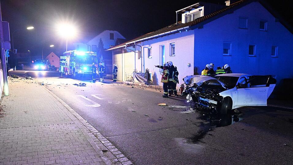 Die Polizei stellte beim Autofahrer deutliche Alkoholisierung fest. Die Polizei stellte beim Autofahrer deutliche Alkoholisierung fest.