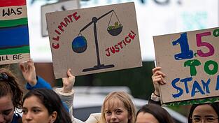 Umweltschützer fordern Klimaziele auch vor Gericht ein. (Symbolbild) Umweltschützer fordern Klimaziele auch vor Gericht ein. (Symbolbild)