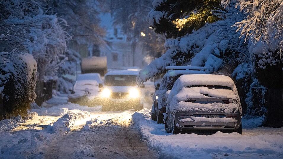 Das Winterwetter sorgt f&uuml;r glatte Stra&szlig;en in Oberbayern. (Symbolbild)