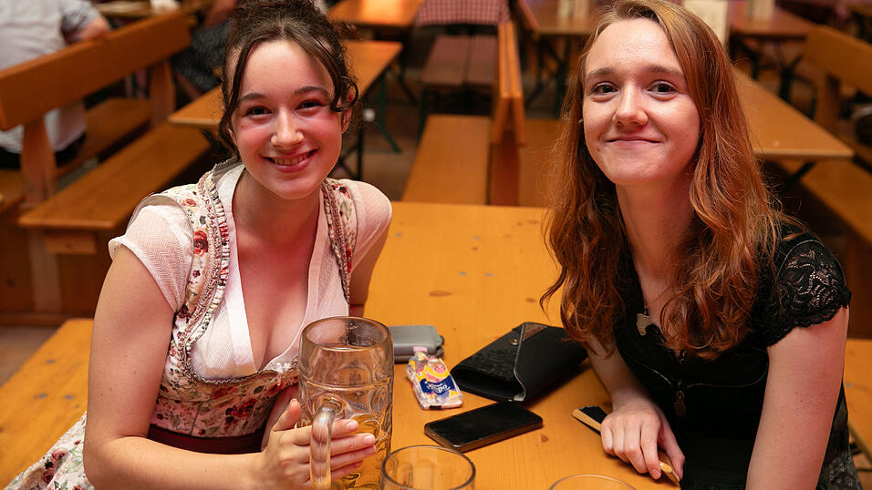Die Partybilder vom Dienstag, 12. August, aus dem Festzelt Reisinger. Die Partybilder vom Dienstag, 12. August, aus dem Festzelt Reisinger.