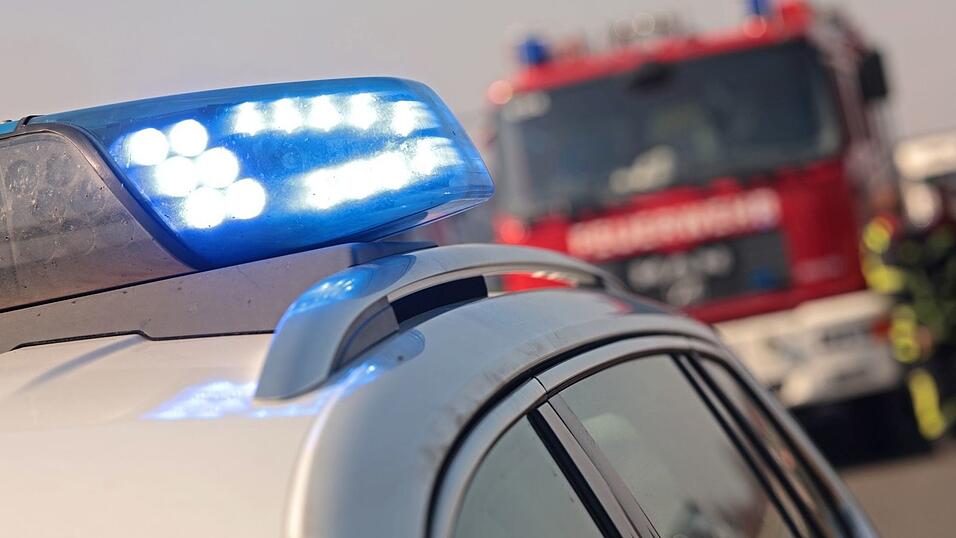 Polizei, Feuerwehr und Autobahnmeisterei waren auf der A3 im Einsatz. (Symbolbild)