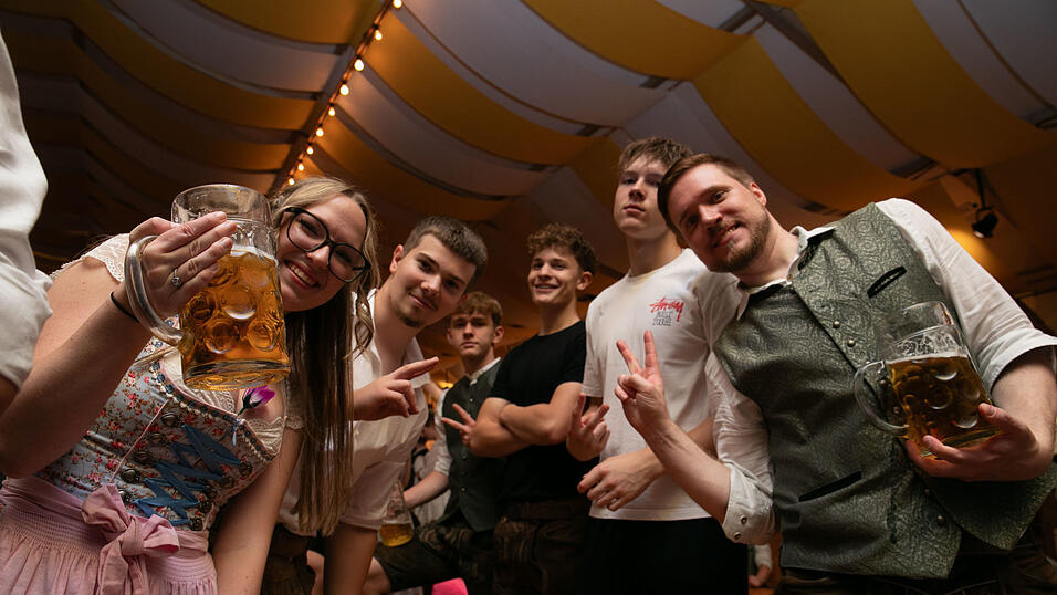 Die Partybilder vom Montag, 18. August, aus dem Festzelt Nothaft. Die Partybilder vom Montag, 18. August, aus dem Festzelt Nothaft.