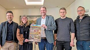 Vom B&uuml;rgermeister Kohlmayer bis zur Stadtjugendpflegerin Demmelmaier: Mit viel Manpower tritt die Stadt Landau n&auml;chsten Mittwoch zur Jungb&uuml;rgerversammlung im Bahnhof an.