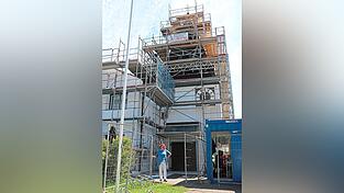 Die Erl&ouml;serkirche in Bogen wird renoviert. Die Dachziegel k&ouml;nnen gegen eine Spende erworben werden und kommen dann mit dem Namen des Spenders beschriftet auf das neue Kirchendach.