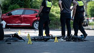Zwei Kinder sterben nach Verkehrsunfall in Dinslaken.