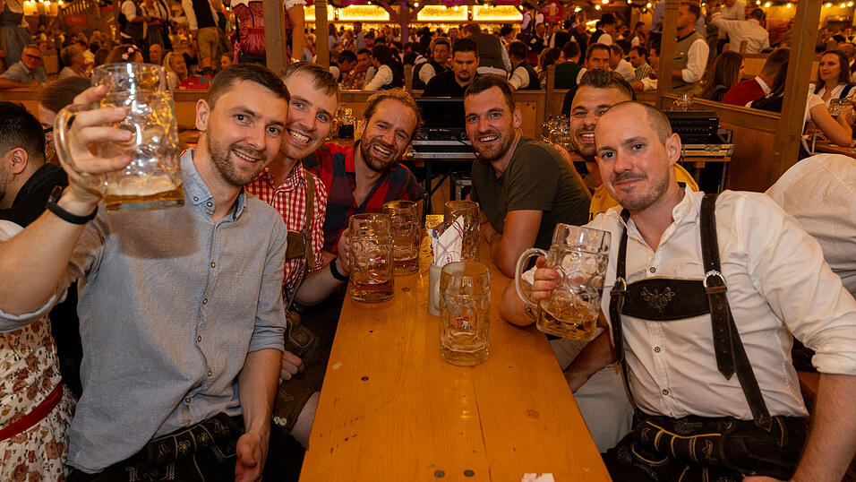 Die Partybilder vom Freitag, 9. August 2024, aus dem Festzelt Kr&ouml;nner.