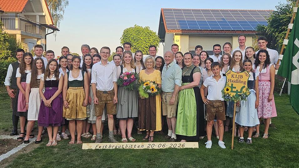 Die Festabordnung mit der neuen Festbraut Die Festabordnung mit der neuen Festbraut