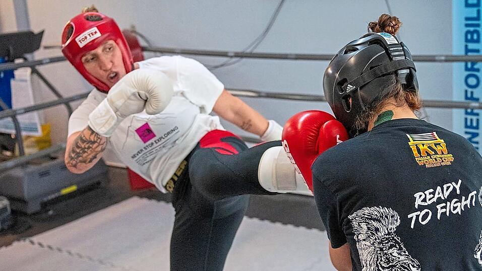 Julia Irmen (l.) bei den Vorbereitungen zur Europameisterschaft.