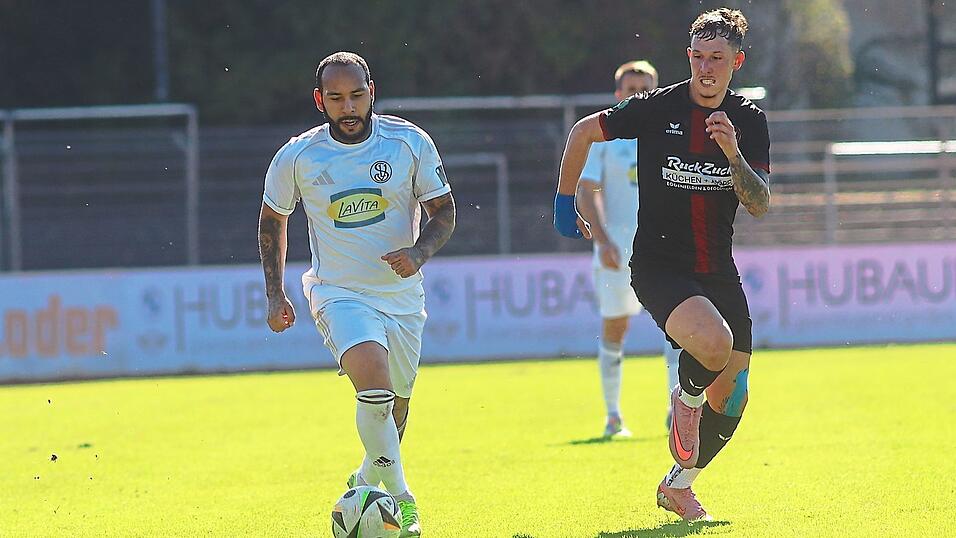 Die Vorentscheidung? Dominik Wei&szlig; (links) erzielte in der 75. Minute das&nbsp;3:1 f&uuml;r die &bdquo;Spiele&ldquo;. Obwohl Landshut spielbestimmend war und Chancen in H&uuml;lle und F&uuml;lle hatte, war das Tor eine Erleichterung - und wom&ouml;glich der alles entscheidende Schuss zum Titel.