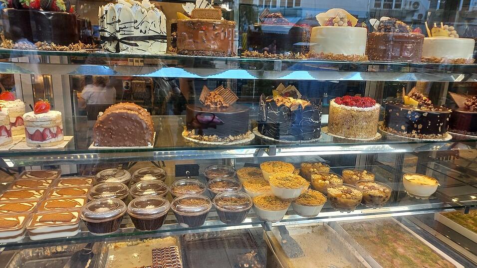 Leckeres Essen gibt es in Istanbul an allen Ecken und Enden der Stadt.