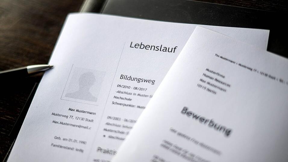Bewerbungen bleiben bei Arbeitgebern zunehmend häufig unbeantwortet - mit ungünstigen Folgen. (Symbolbild) Bewerbungen bleiben bei Arbeitgebern zunehmend häufig unbeantwortet - mit ungünstigen Folgen. (Symbolbild)