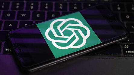 Ein&nbsp;KI-Modell von OpenAI drang bei einem Testlauf in Computersysteme einer anderen KI-Firma ein. (Symbolbild)