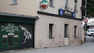 Rund fünf Jahre nach Eröffnung ist Schluss im Irish Pub: Das Ehepaar Samantha und Tobia Orlandini sperren die urige Kneipe zu.