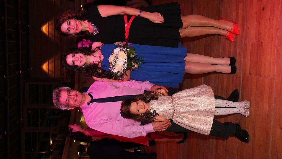 Die Bilder vom Abschlussball der Tanzschule Seidel in der Fraunhofer-Halle am 28. November. Die Bilder vom Abschlussball der Tanzschule Seidel in der Fraunhofer-Halle am 28. November.