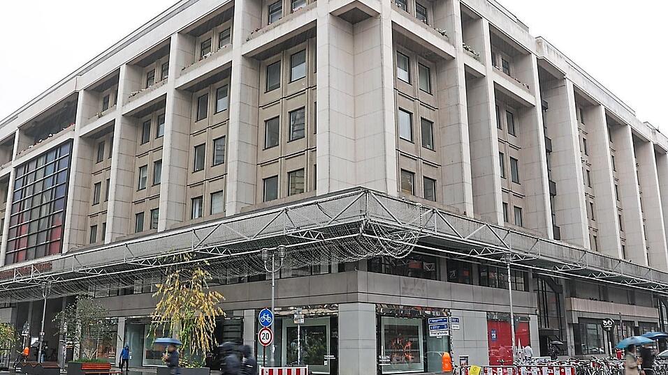 Offiziell handelt es sich beim Russischen Haus mitten in der Bundeshauptstadt um ein Kulturinstitut. Offiziell handelt es sich beim Russischen Haus mitten in der Bundeshauptstadt um ein Kulturinstitut.