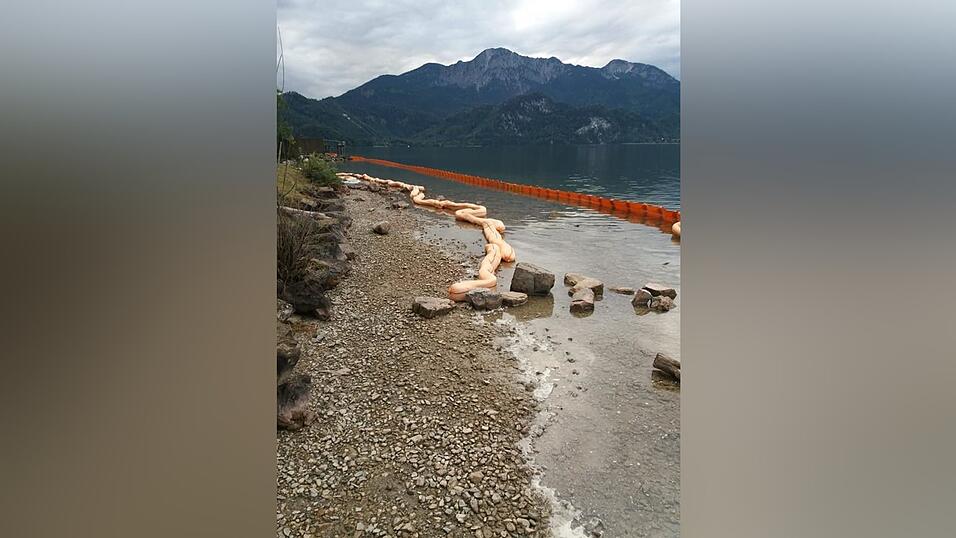 Ebenso wurden sogenannte Ölschlingel am Ufer verlegt, so die Feuerwehr. Ebenso wurden sogenannte Ölschlingel am Ufer verlegt, so die Feuerwehr.