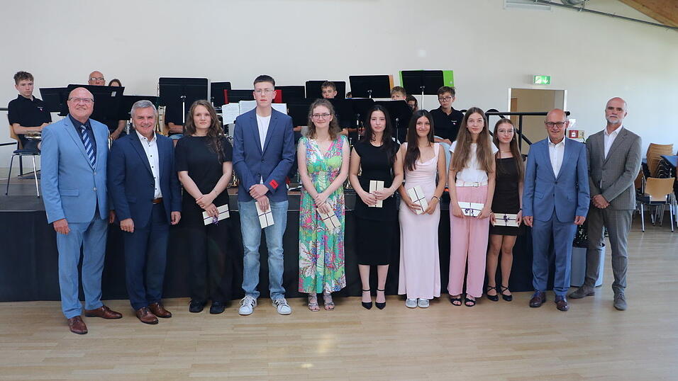 Die Besten der Besten: Ehrung für Schüler mit Schnitten von 1,0 bis 1,2.
